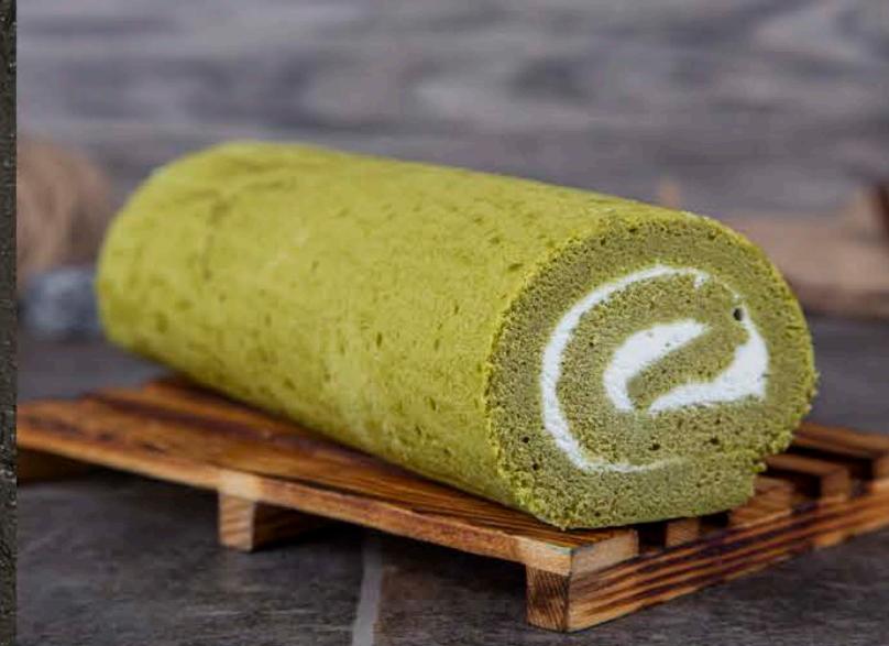 Matcha roll cake